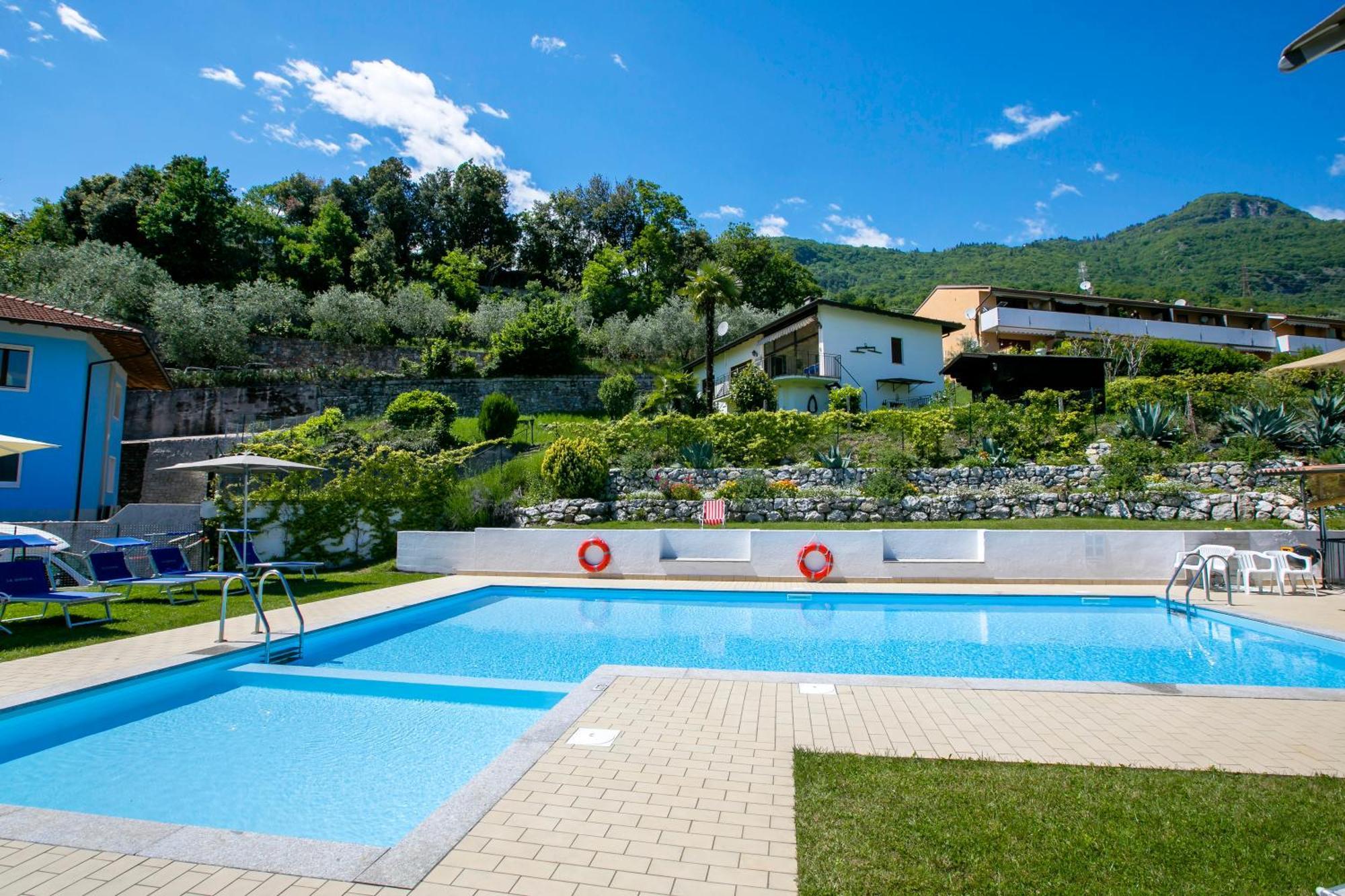Residence Christina Due Laghi - Happy Rentals 텐노 외부 사진